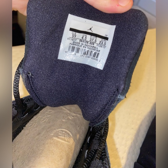 Air Jordan Retro in Olive Size 5 US - Picture 3 of 4